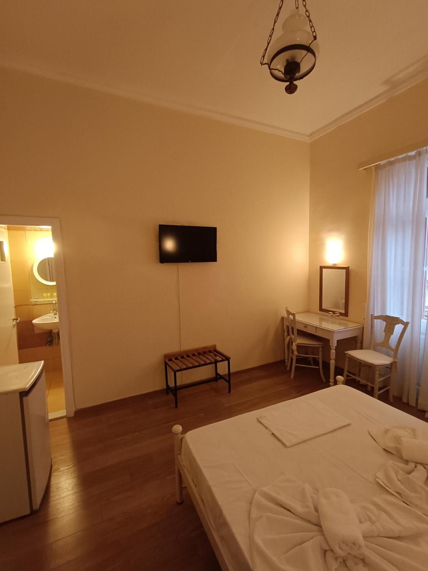 Anesis Hotel Лутра-Эдипсу Экстерьер фото